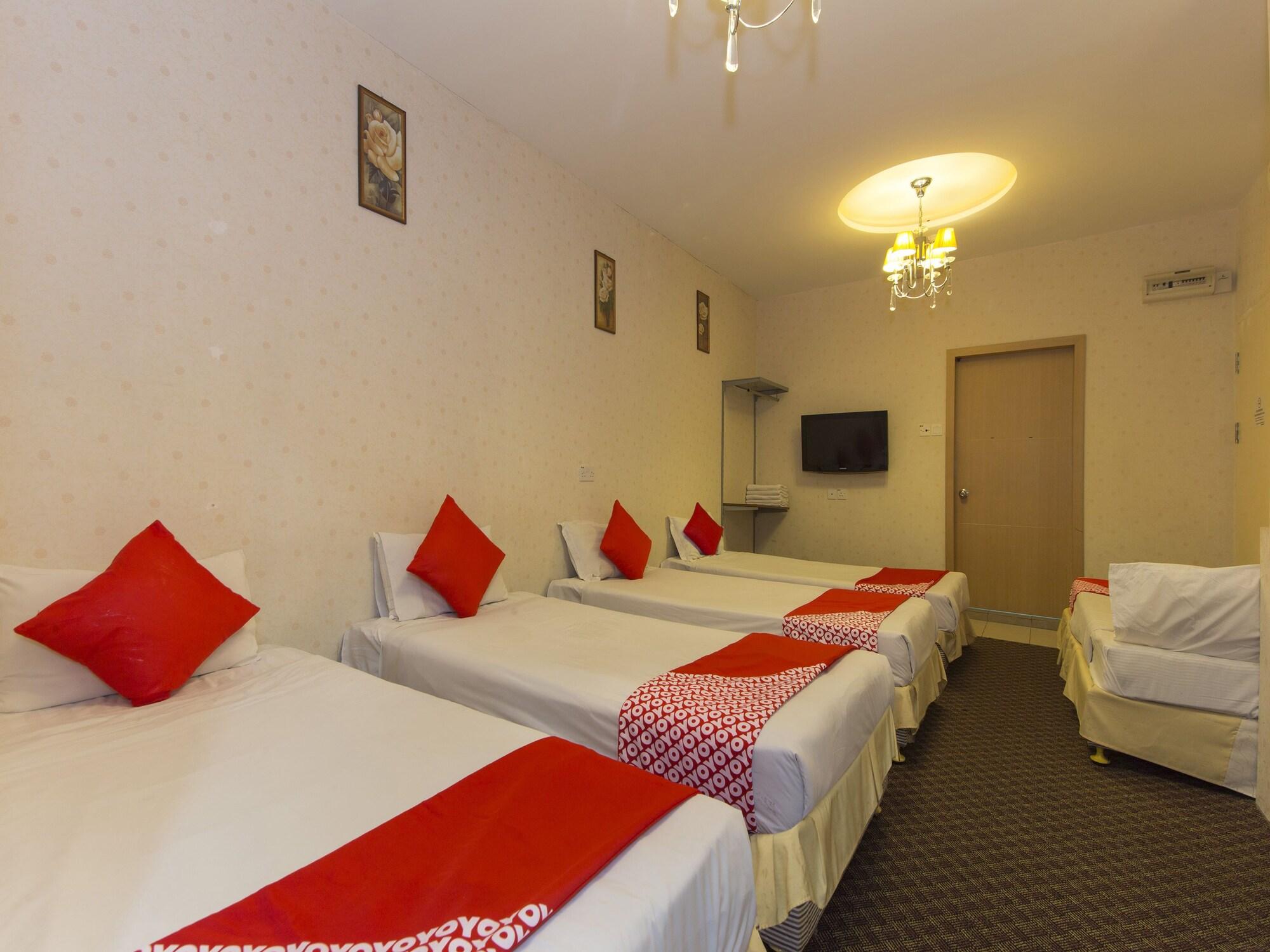 The Crown Borneo Hotel Кота Кинабалу Екстериор снимка