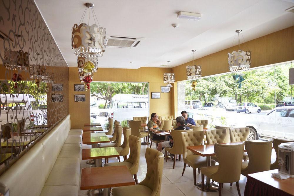 The Crown Borneo Hotel Кота Кинабалу Екстериор снимка