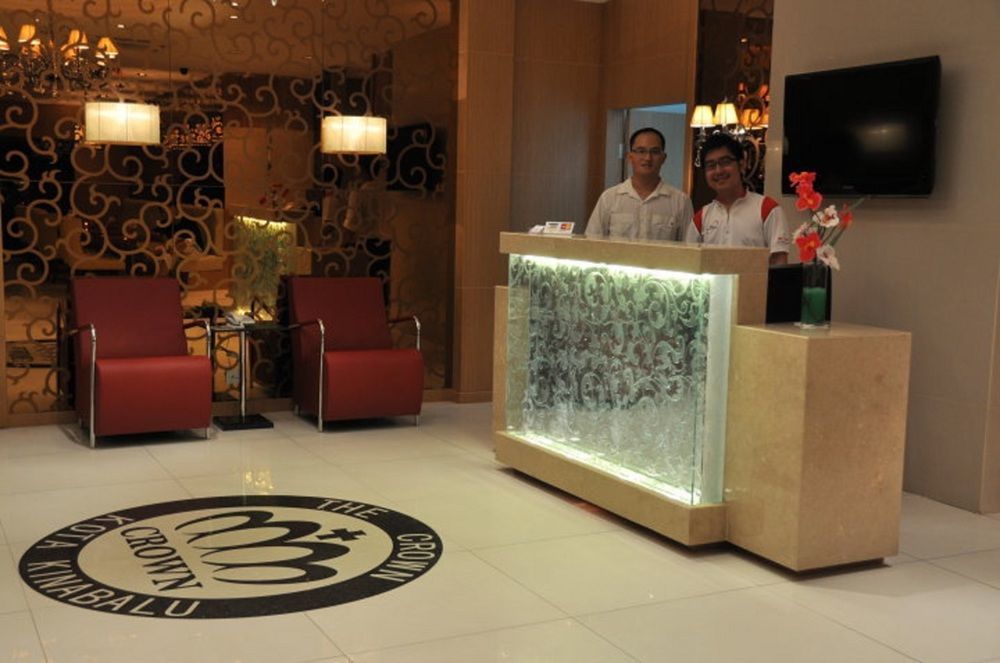The Crown Borneo Hotel Кота Кинабалу Екстериор снимка