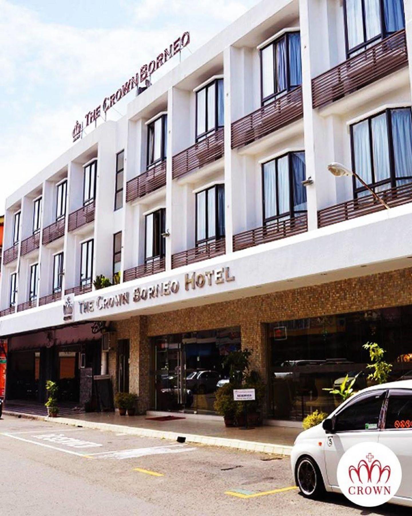 The Crown Borneo Hotel Кота Кинабалу Екстериор снимка